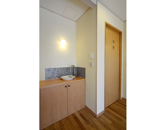客室の端に設置した手洗いコーナー