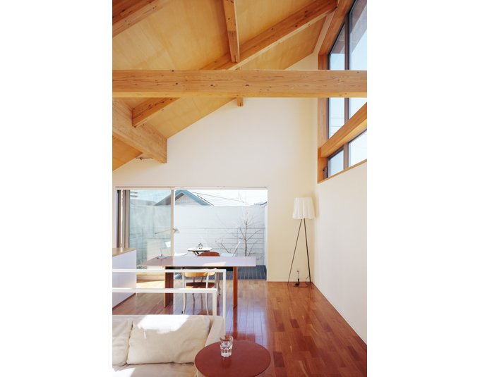 幅が広いサッシが解放感を生み出す