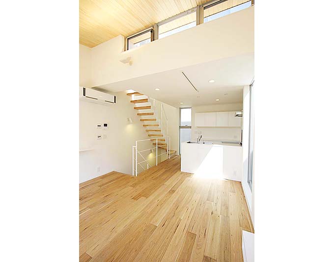 優しい光が差し込むLDK