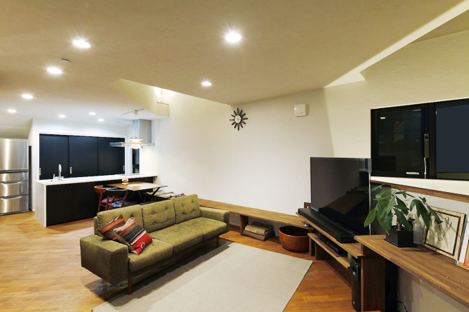 リビングを見渡せるキッチンスペース