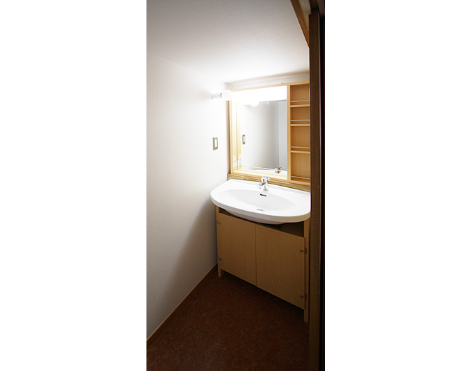 ２階の廊下の押入が洗面所に（リフォーム）