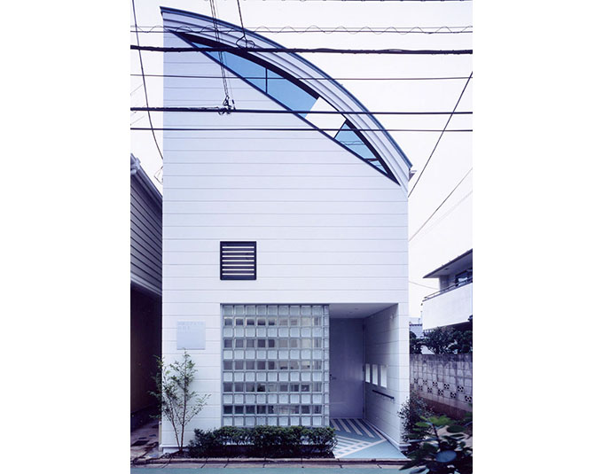 北側の斜線制限をカーブの屋根でクリアー