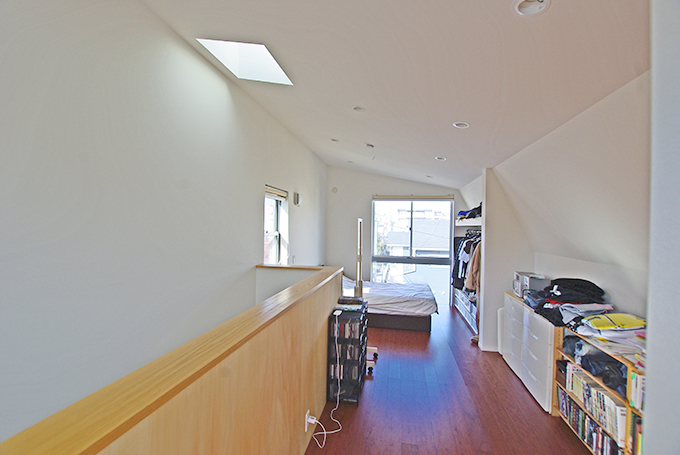 寝室は自分たちのセンスを信じてインテリアを楽しみたい