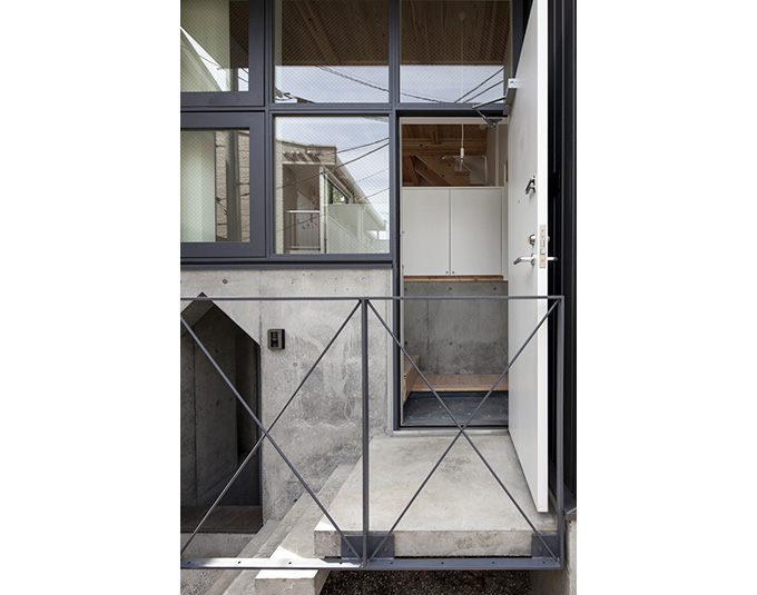 敷地10坪に7層からなる住宅ーエントランス