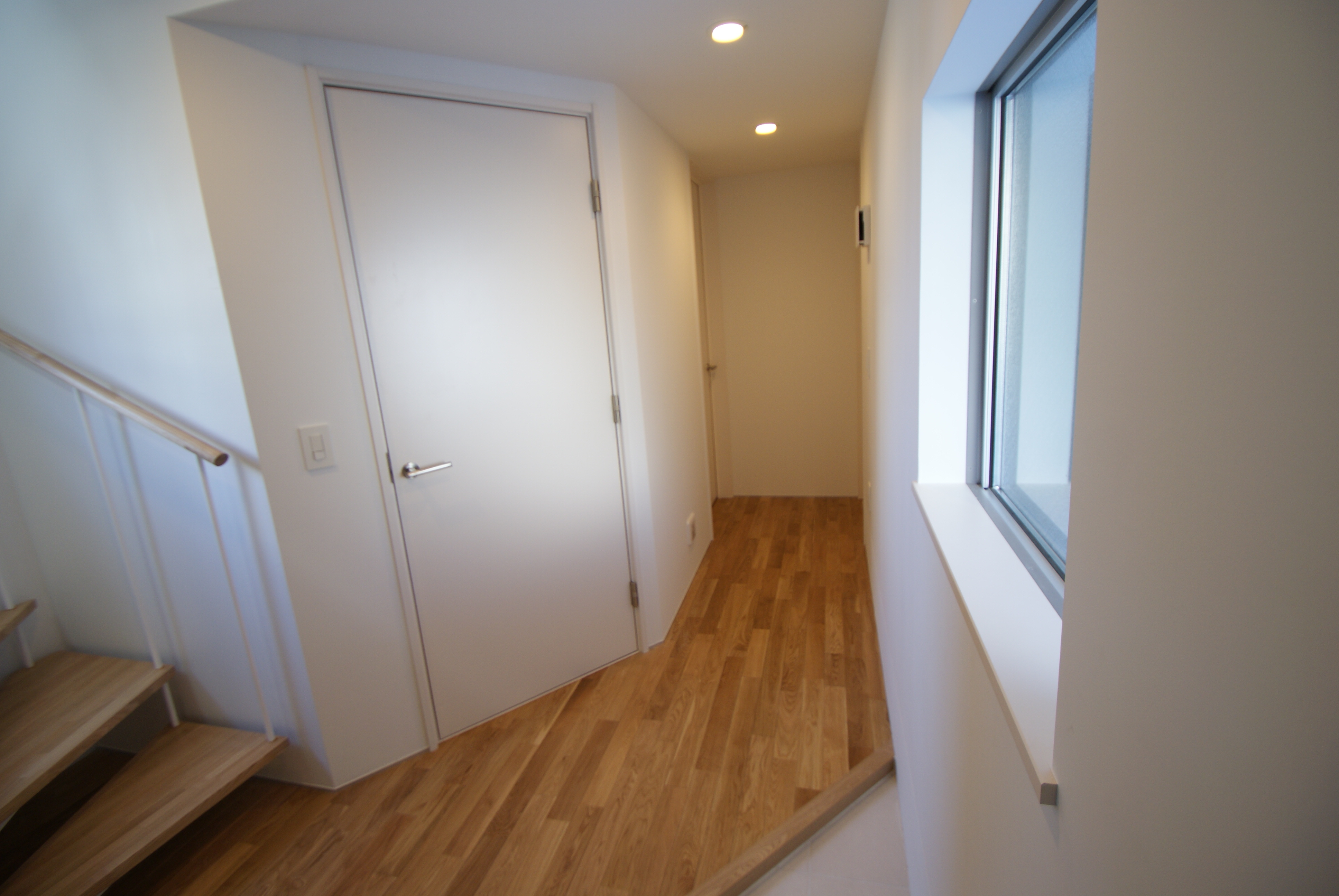 サブ７・玄関ホールとピアノの搬入