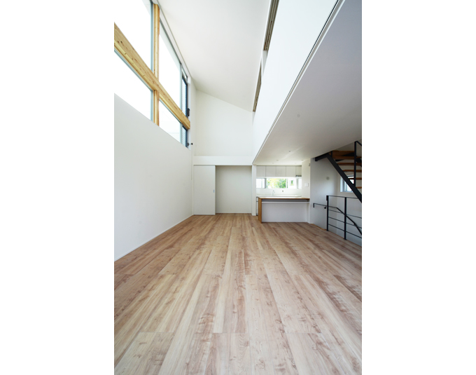 無垢フローリングのシンプルモダンなリビング