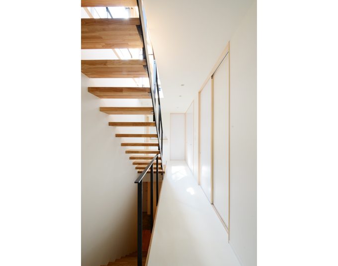 圧迫感を感じさせない階段