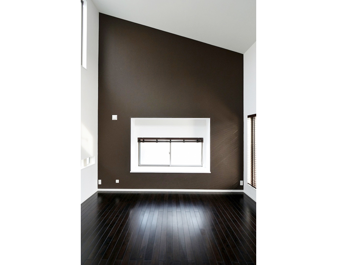 ブラウンの内壁で落ち着いた印象に