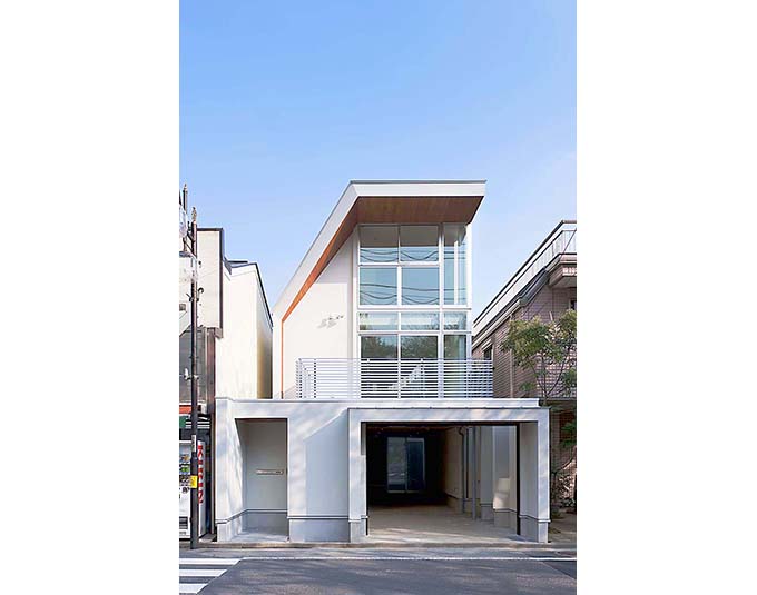 開口部の大きい特徴的な外観