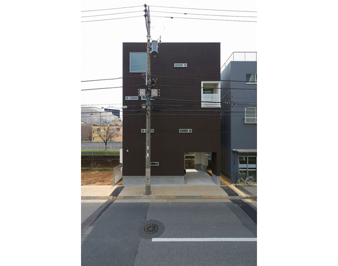 プライバシーを配慮した道路側の窓