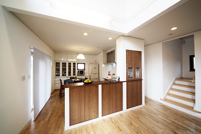 便利な収納付きカウンター