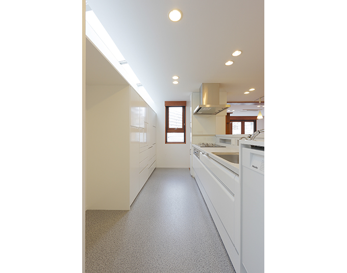 白を基調としたキッチン