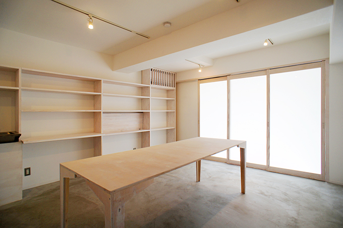 サンルームを照らす柔らかい間接照明