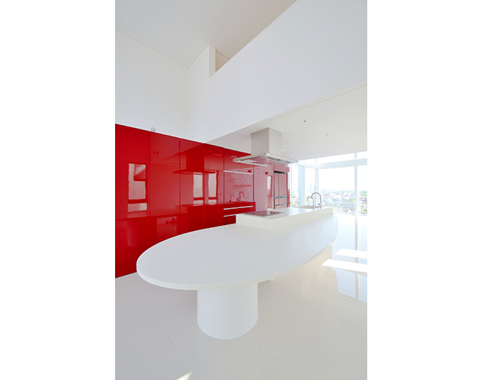 F邸　家族が向き合える空間と一体化したキッチン