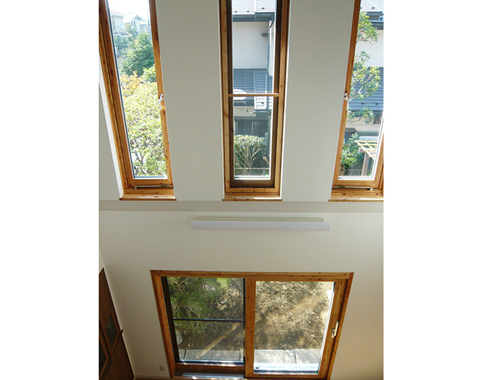 光を取り込むスリット窓