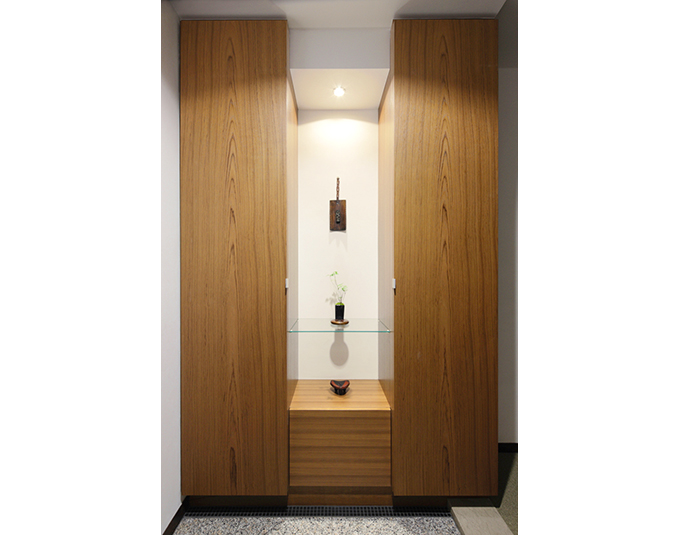 収納棚もお洒落にきめる玄関ホール Fevecasa フェブカーサ