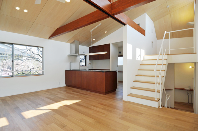 スキップフロアに続く階段