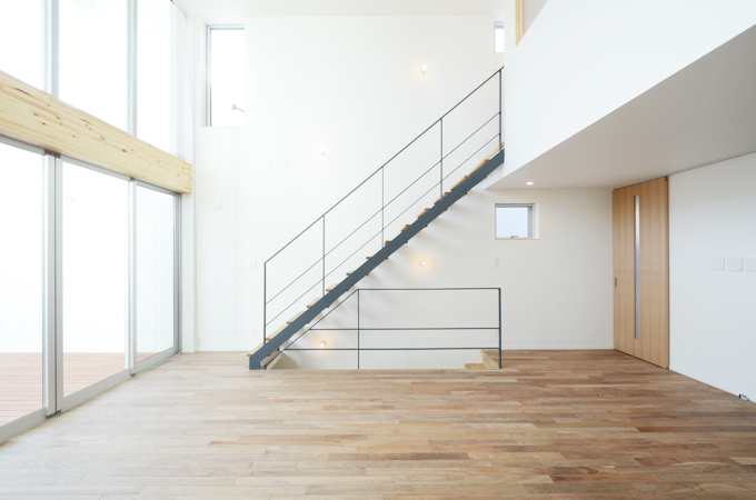 シンプルなフォルムの階段