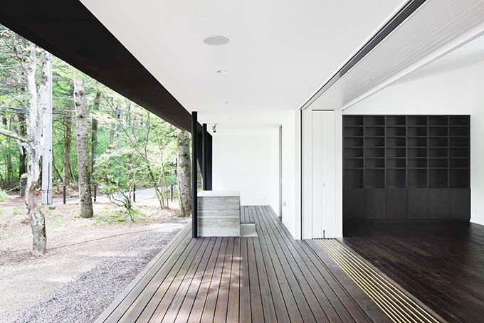 使い勝手の良いテラススペース