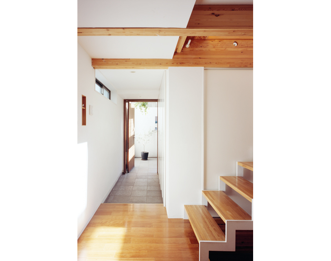 壁面収納を設置した玄関