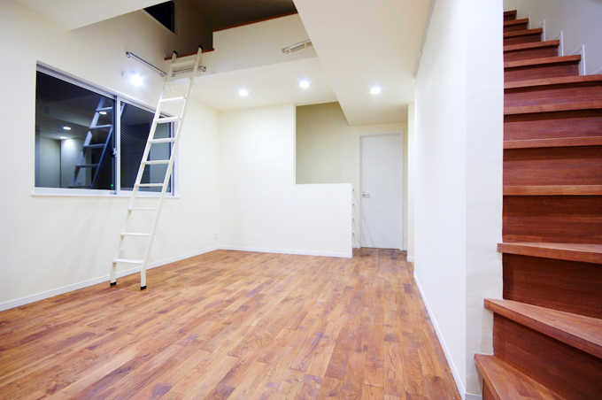 ロフトとオープン階段