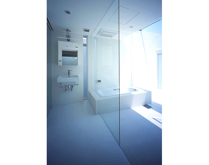 テラスに通じる洗面浴室