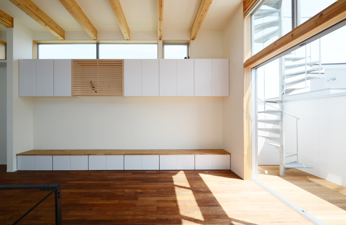 壁一面の壁面収納