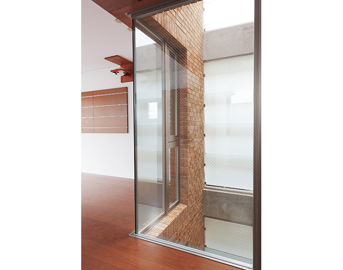 外の光をリビングに取り込む