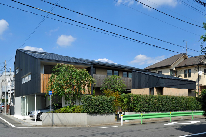 母屋と違和感を感じさせない全景