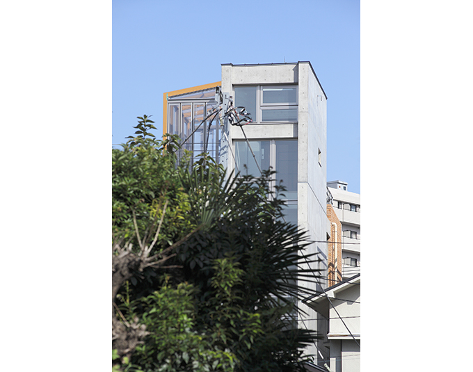 光を取り込む大きい窓