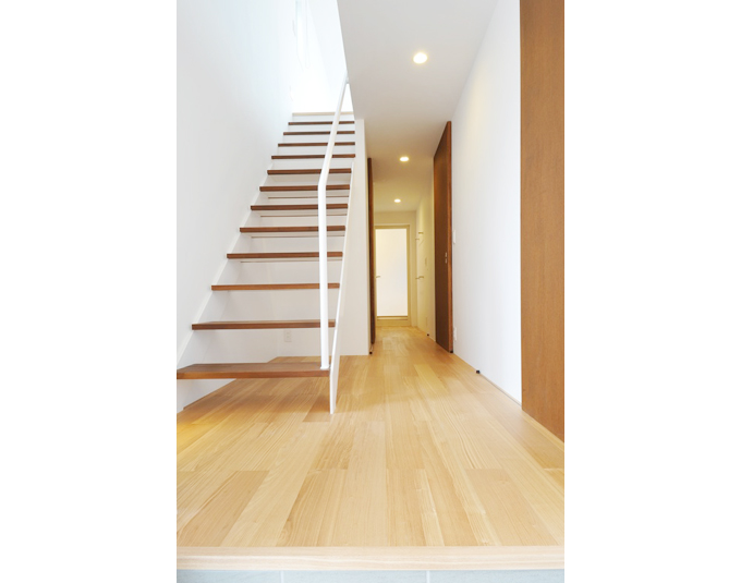 ２階へ続く階段