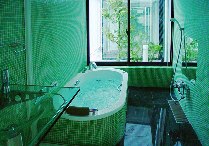 イタリーのガラスモザイクタイルに包まれて