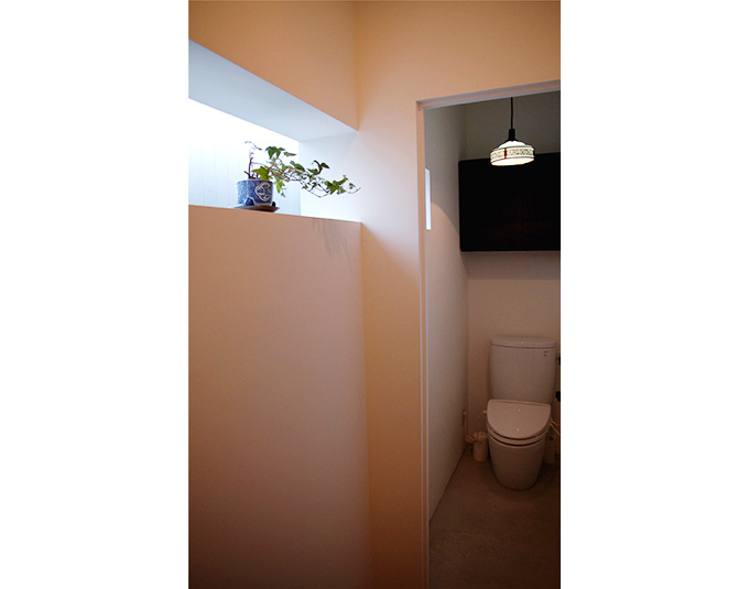 手洗いスペースにハイサイドライトを配したリノベーション