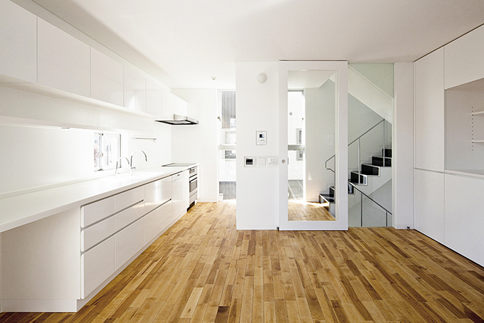 H邸　必要十分な収納をすっきり納める