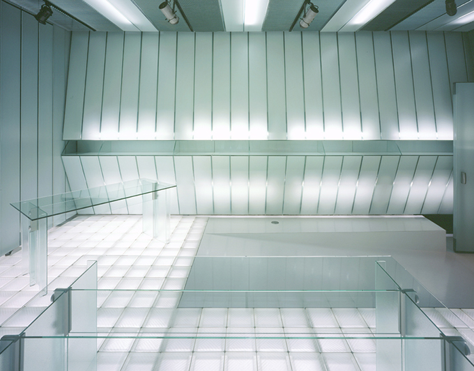 非日常的な光のタイル