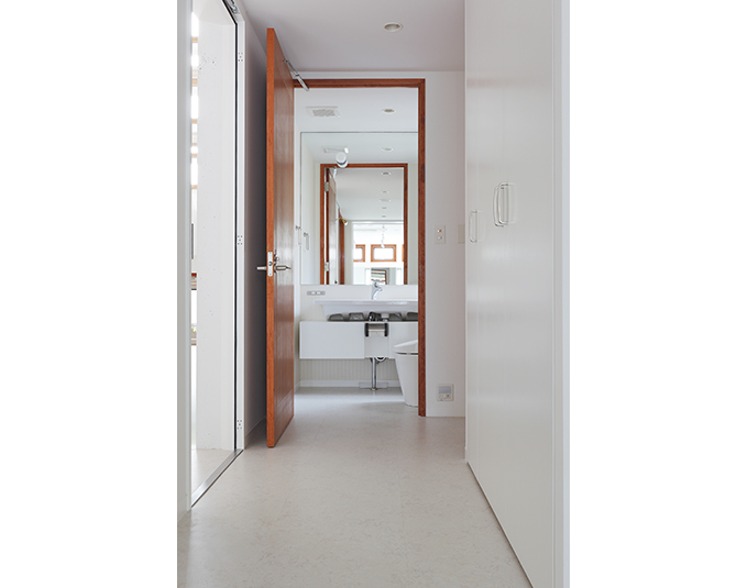 トイレに繋がる廊下