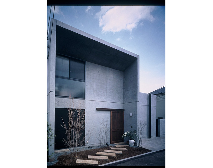 シンプルでモダンな佇まい