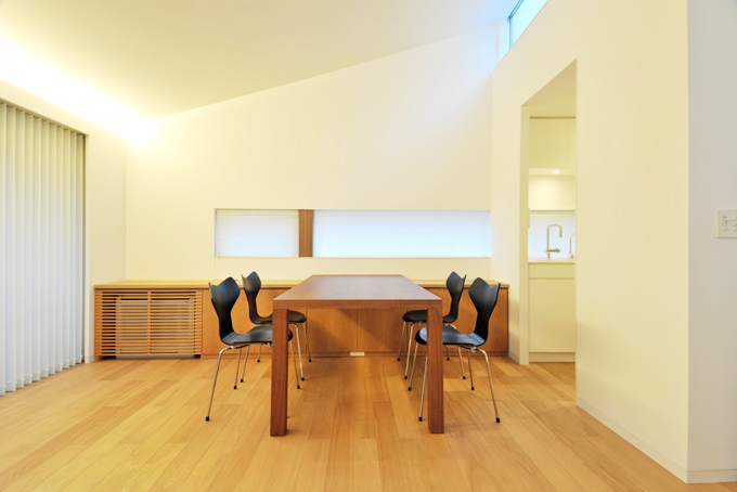 リビングダイニングのカウンター収納